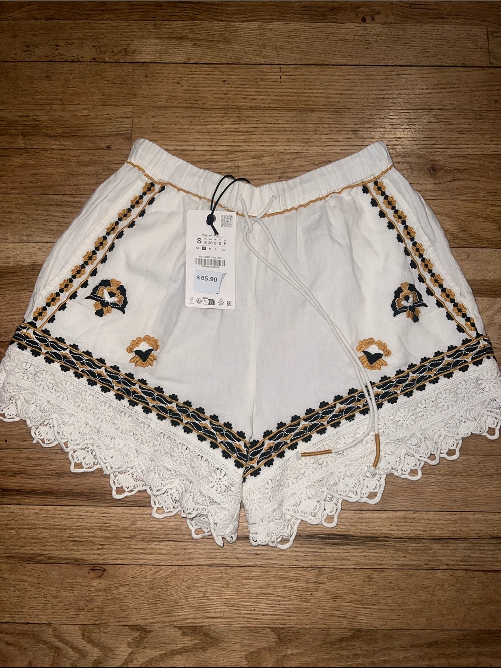 Zara Embroidered White Crochet-Hem Women’s Shorts